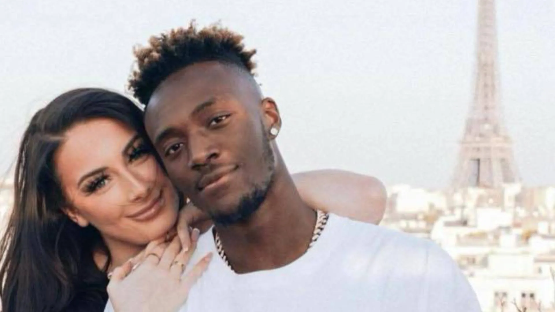 Abraham-e-la-fidanzata-Leah-Monroe