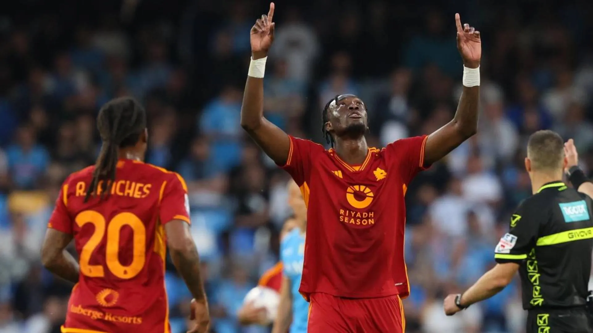 Abraham-e-la-religione-elemento-fondamentale-nella-vita-dell-attaccante-inglese