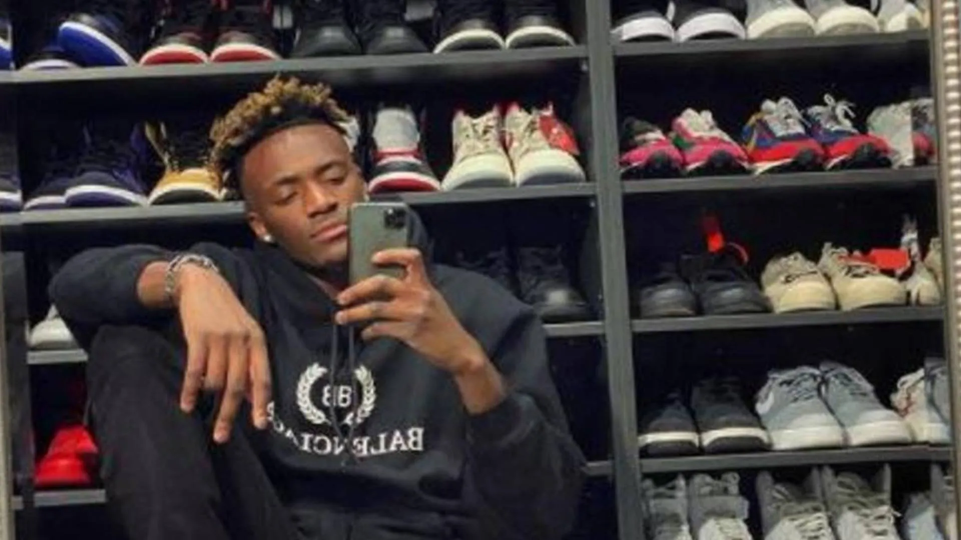 Abraham-passione-felpe-e-sneakers