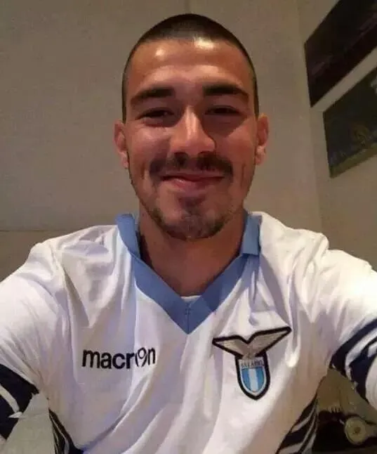 alessio-romagnoli-con-la-maglia-della-lazio-1