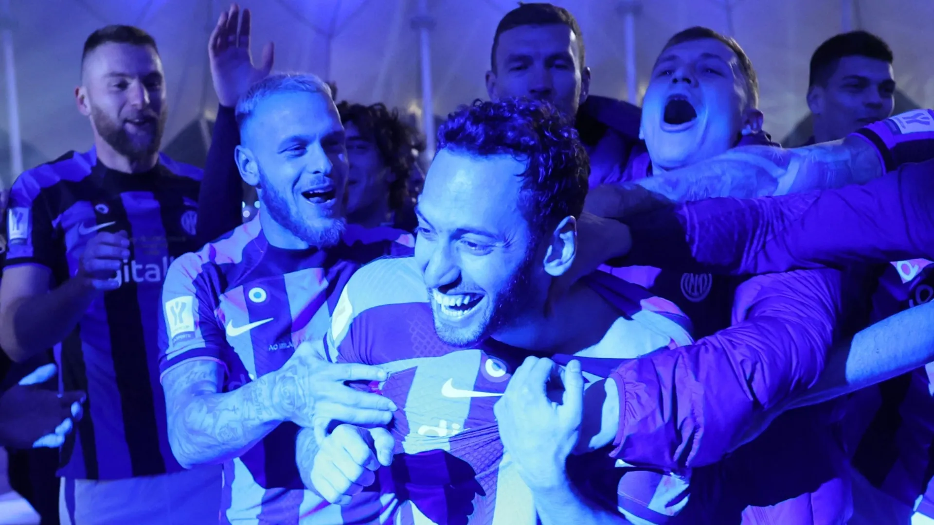 calhanoglu-fa-festa