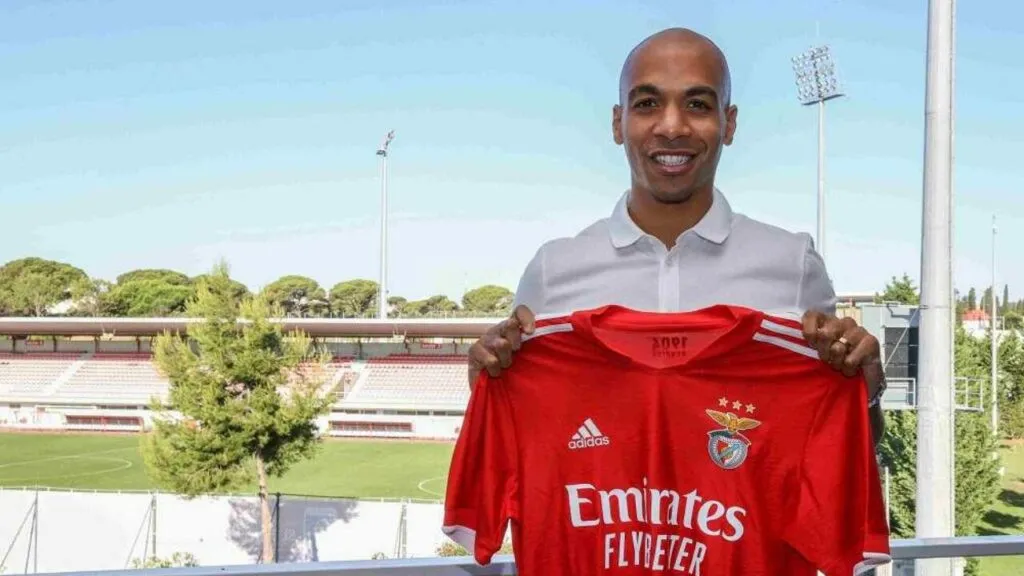 fantoccio-impiccato-di-joao-mario-1024x576