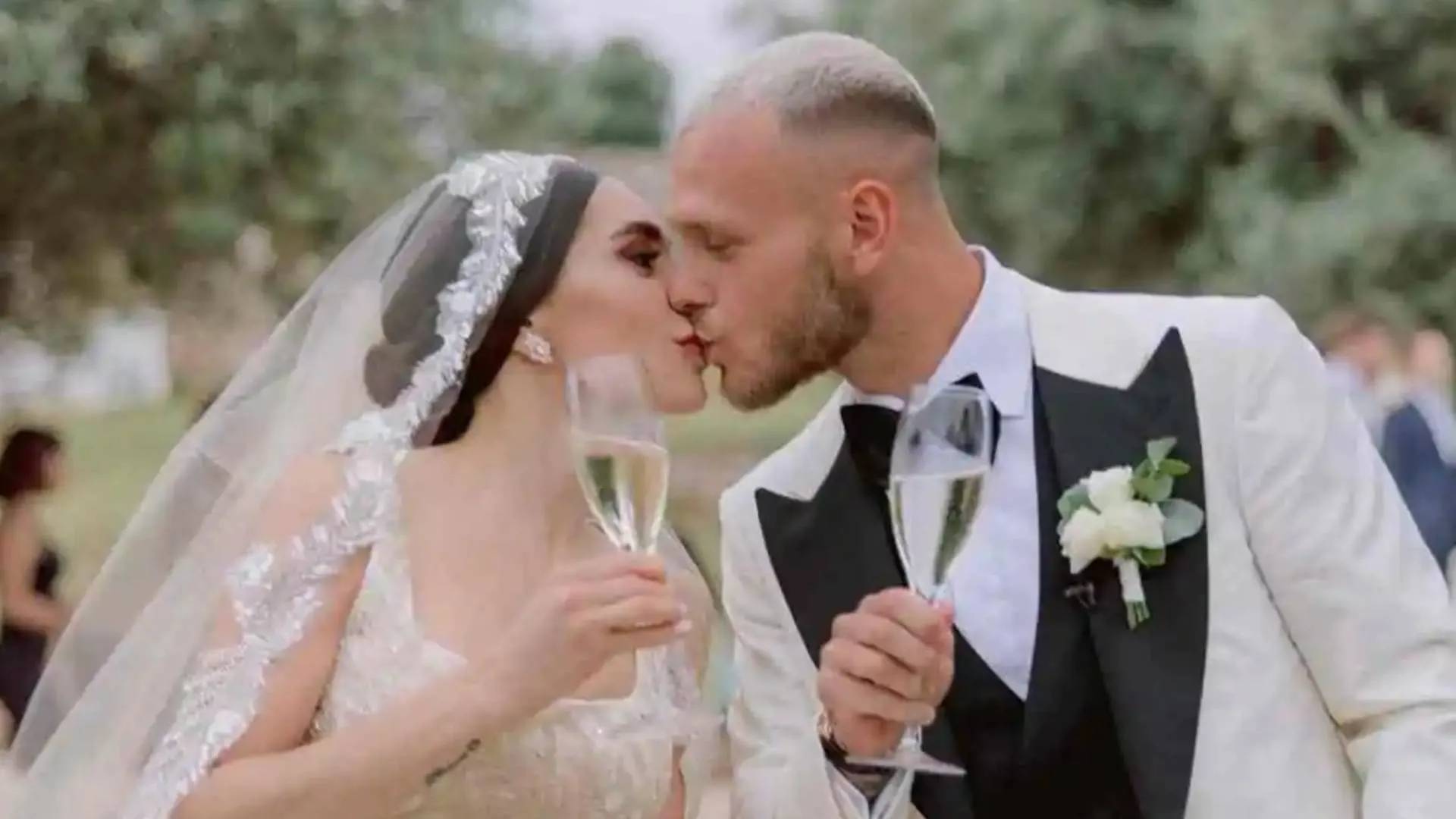 Federico-Dimarco-e-la-moglie-Giulia-Mazzocato