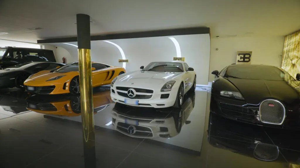 garage-cristiano-ronaldo-1024x576