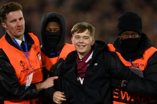 invasore-campo-west-ham-1