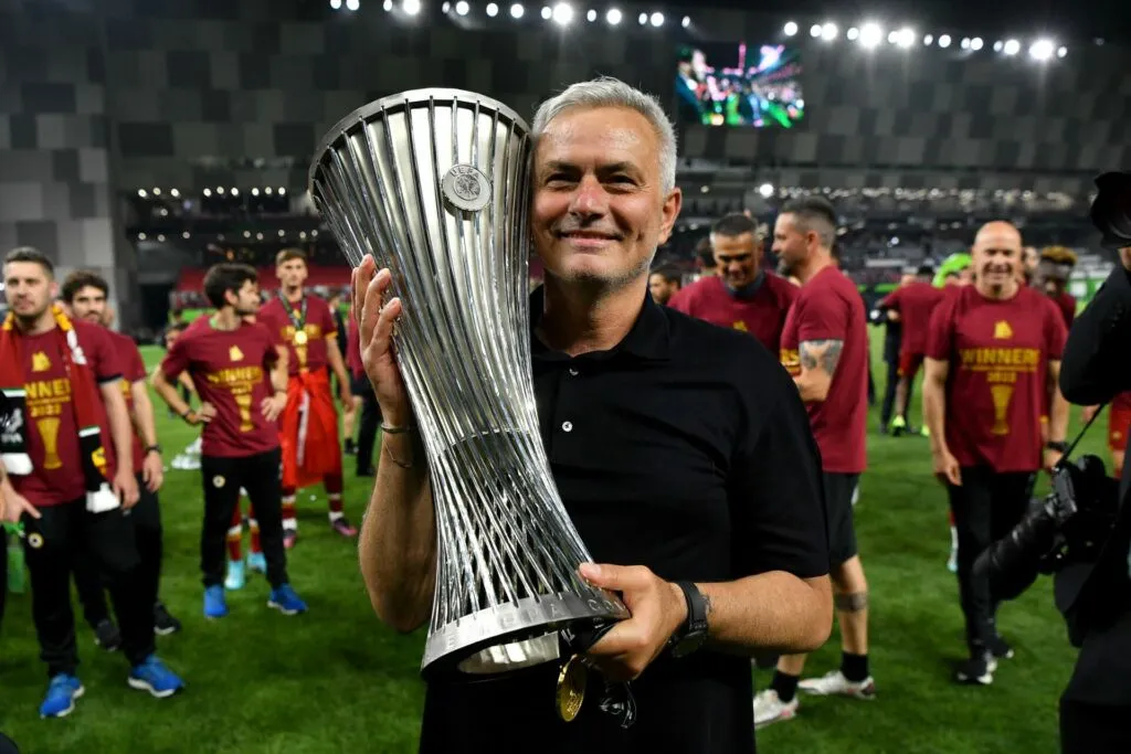 mourinho-vittoria-conference-roma-1024x683