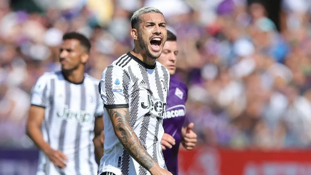 paredes-con-la-maglia-della-juventus-1024x576