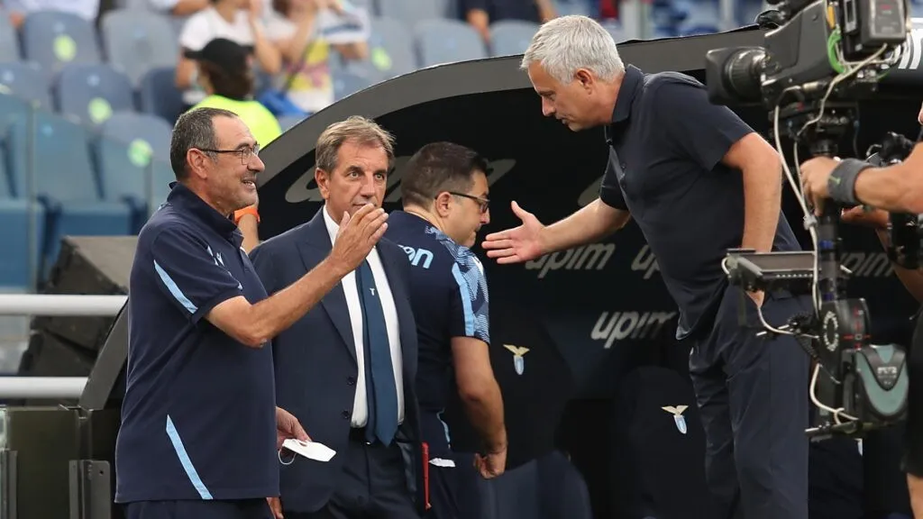 sarri-stringe-la-mano-a-mourinho-prima-del-derby-1024x576-1