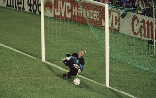 schmeichel-para-rigore-a-van-basten