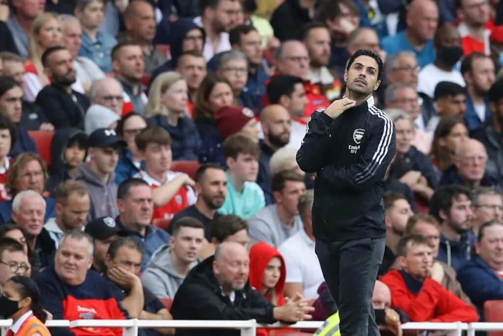 tifosi-bloccano-arteta-1024x684