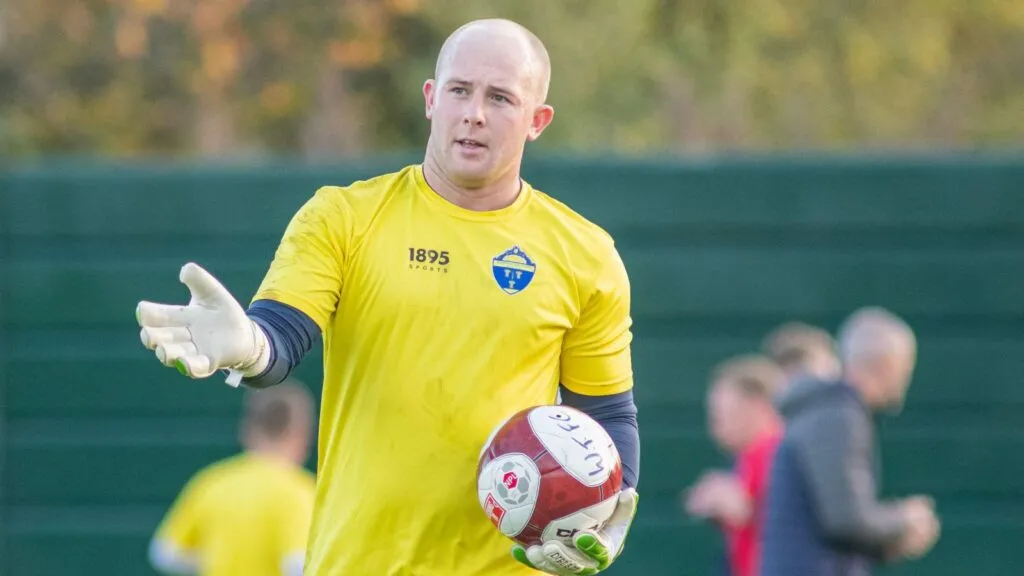 tony-thompson-warrington-town-1024x576